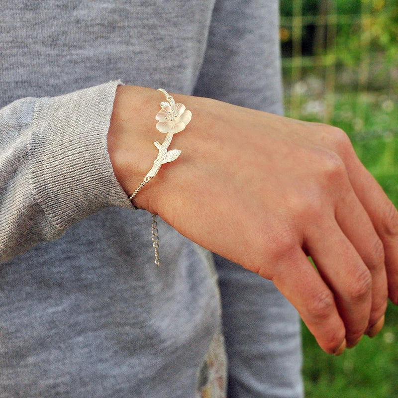 Pulseras de Mujer, Pulseras de Oro para Mujer, Pulseras de Plata para Mujer, Pulseras Elegantes Mujer, Pulseras Finas para Mujer, Pulseras de Moda Mujer, Pulseras con Dijes, Pulseras de Piedras Naturales, Pulseras Personalizadas Mujer, Pulseras de Acero Inoxidable Mujer