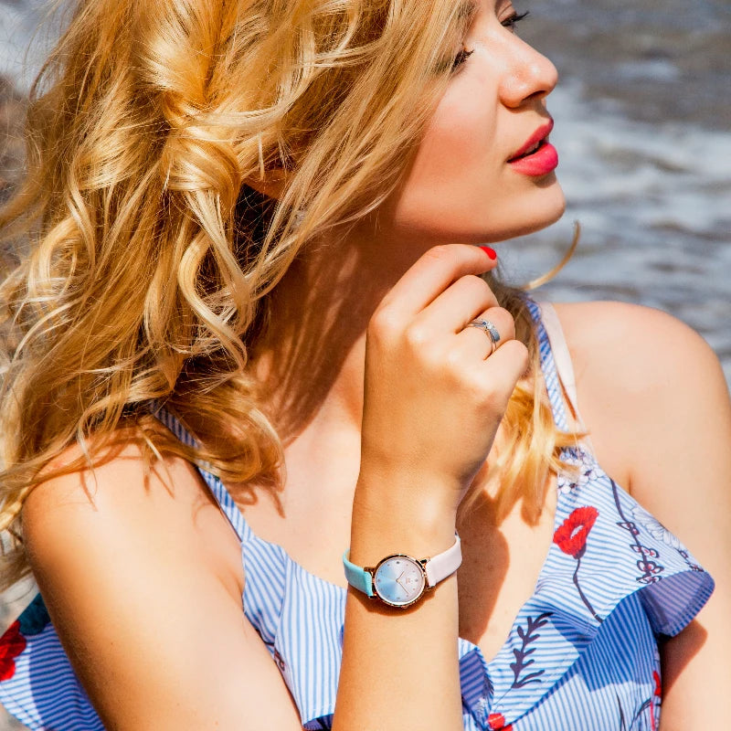 Reloj Elegante de Cuero Colorido SHENGKE - K8029