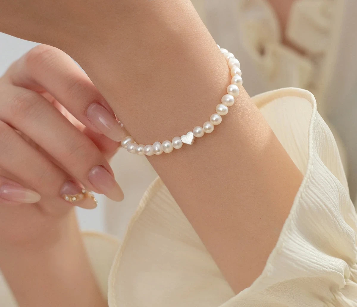 Pulseras de Mujer, Pulseras de Oro para Mujer, Pulseras de Plata para Mujer, Pulseras Elegantes Mujer, Pulseras Finas para Mujer, Pulseras de Moda Mujer, Pulseras con Dijes, Pulseras de Piedras Naturales, Pulseras Personalizadas Mujer, Pulseras de Acero Inoxidable Mujer
