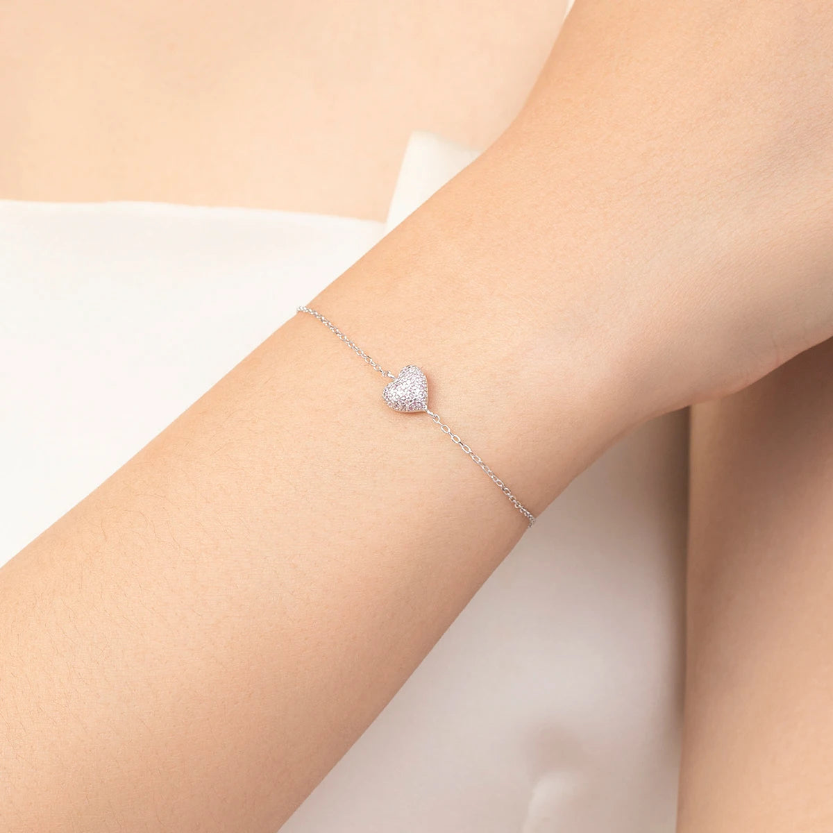 Pulseras de Mujer, Pulseras de Oro para Mujer, Pulseras de Plata para Mujer, Pulseras Elegantes Mujer, Pulseras Finas para Mujer, Pulseras de Moda Mujer, Pulseras con Dijes, Pulseras de Piedras Naturales, Pulseras Personalizadas Mujer, Pulseras de Acero Inoxidable Mujer