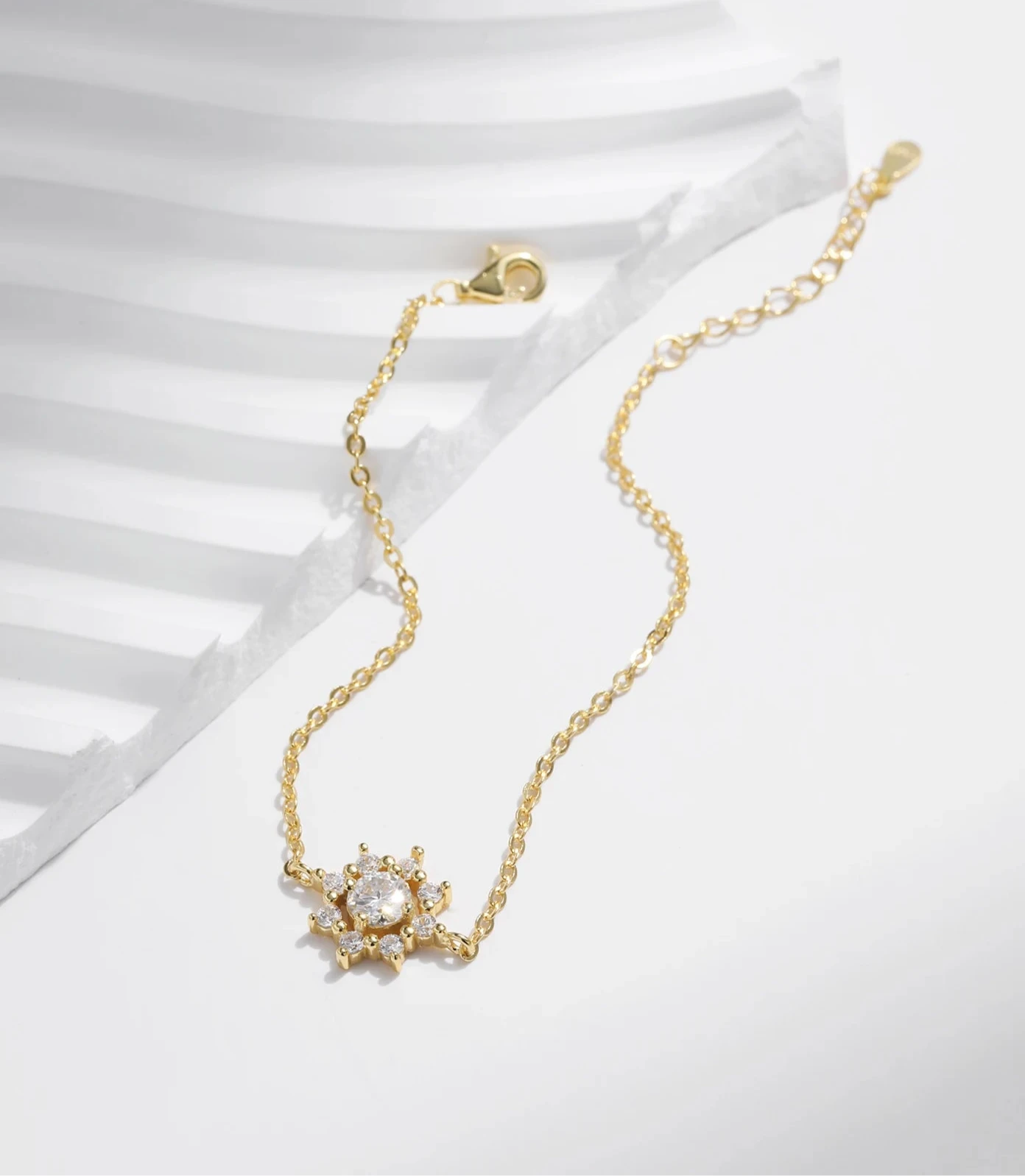 Pulseras de Mujer, Pulseras de Oro para Mujer, Pulseras de Plata para Mujer, Pulseras Elegantes Mujer, Pulseras Finas para Mujer, Pulseras de Moda Mujer, Pulseras con Dijes, Pulseras de Piedras Naturales, Pulseras Personalizadas Mujer, Pulseras de Acero Inoxidable Mujer