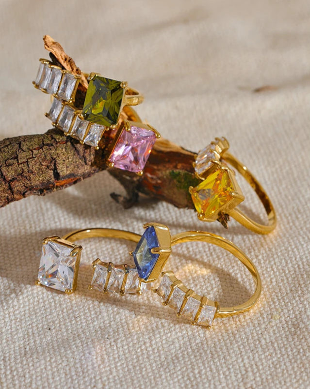 Anillo con Zirconias de Colores