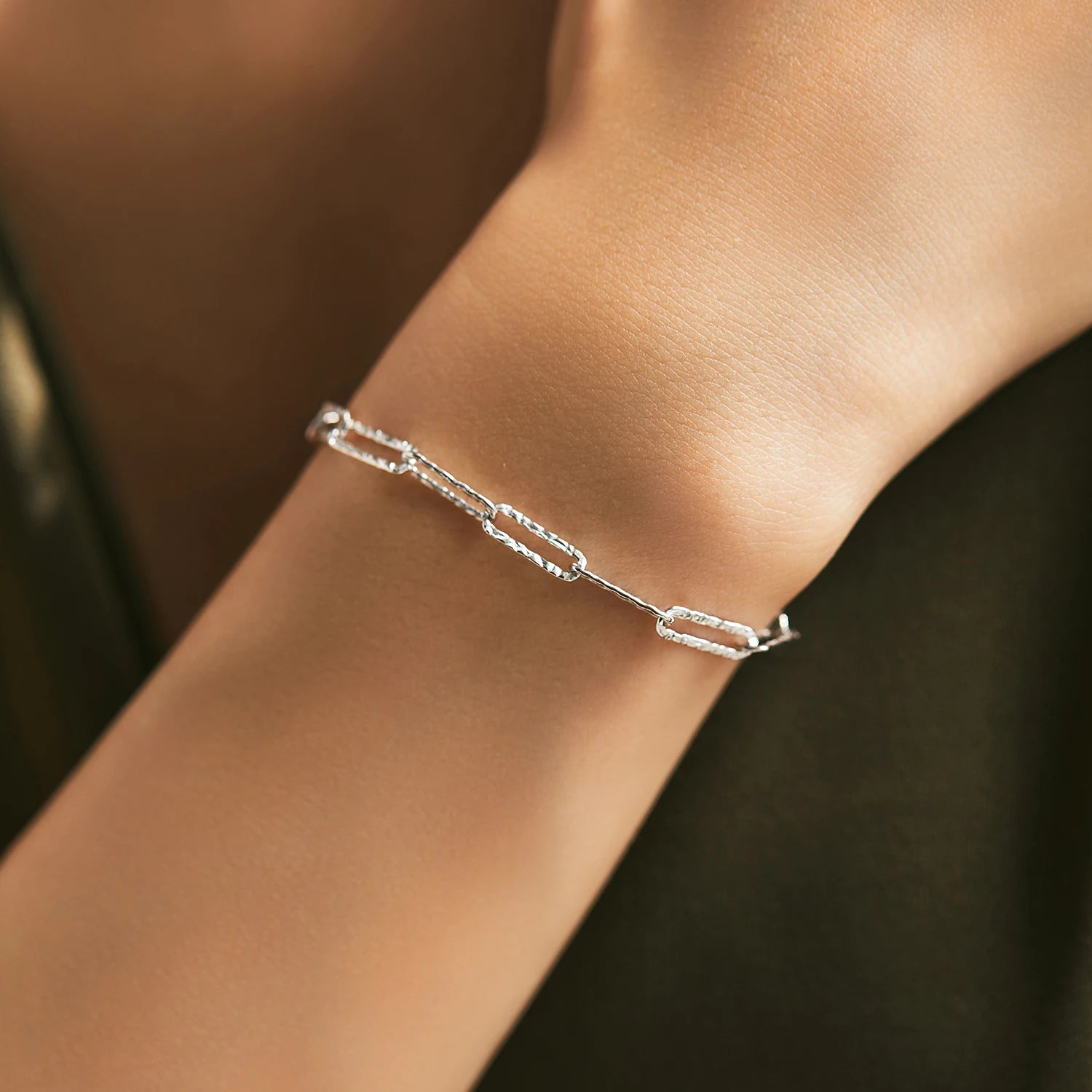 Pulseras de Mujer, Pulseras de Oro para Mujer, Pulseras de Plata para Mujer, Pulseras Elegantes Mujer, Pulseras Finas para Mujer, Pulseras de Moda Mujer, Pulseras con Dijes, Pulseras de Piedras Naturales, Pulseras Personalizadas Mujer, Pulseras de Acero Inoxidable Mujer