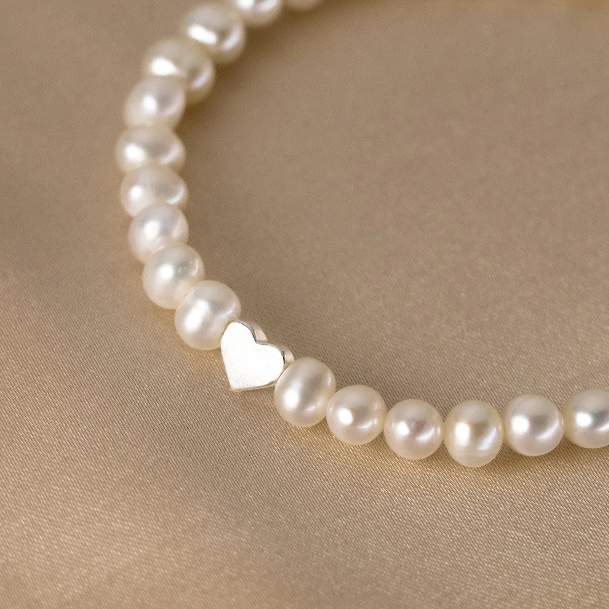 Pulseras de Mujer, Pulseras de Oro para Mujer, Pulseras de Plata para Mujer, Pulseras Elegantes Mujer, Pulseras Finas para Mujer, Pulseras de Moda Mujer, Pulseras con Dijes, Pulseras de Piedras Naturales, Pulseras Personalizadas Mujer, Pulseras de Acero Inoxidable Mujer