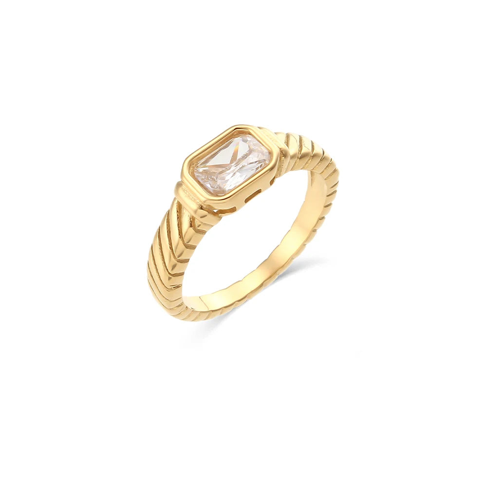 Anillo Clásico con Circonitas