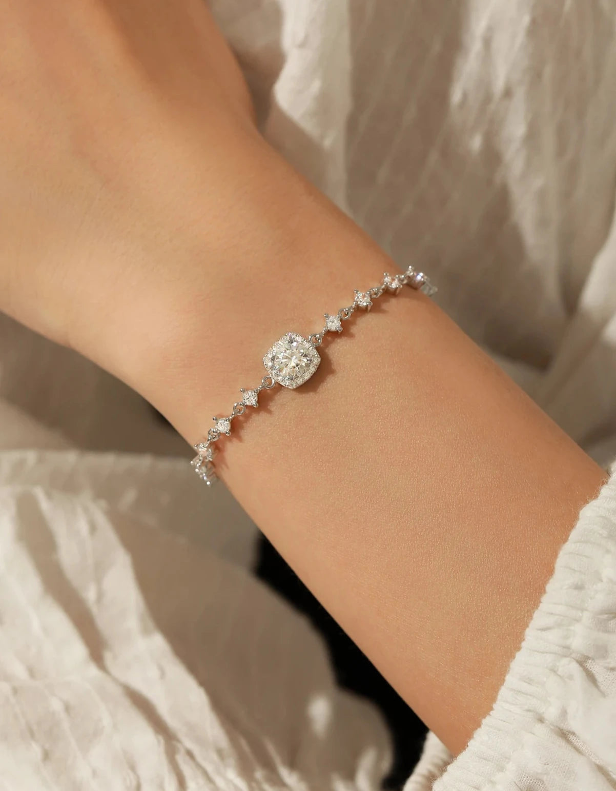 Pulseras de Mujer, Pulseras de Oro para Mujer, Pulseras de Plata para Mujer, Pulseras Elegantes Mujer, Pulseras Finas para Mujer, Pulseras de Moda Mujer, Pulseras con Dijes, Pulseras de Piedras Naturales, Pulseras Personalizadas Mujer, Pulseras de Acero Inoxidable Mujer