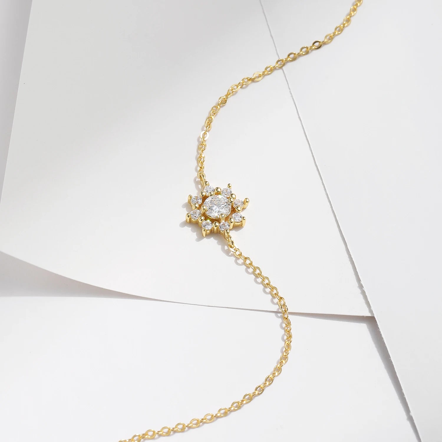 Pulseras de Mujer, Pulseras de Oro para Mujer, Pulseras de Plata para Mujer, Pulseras Elegantes Mujer, Pulseras Finas para Mujer, Pulseras de Moda Mujer, Pulseras con Dijes, Pulseras de Piedras Naturales, Pulseras Personalizadas Mujer, Pulseras de Acero Inoxidable Mujer