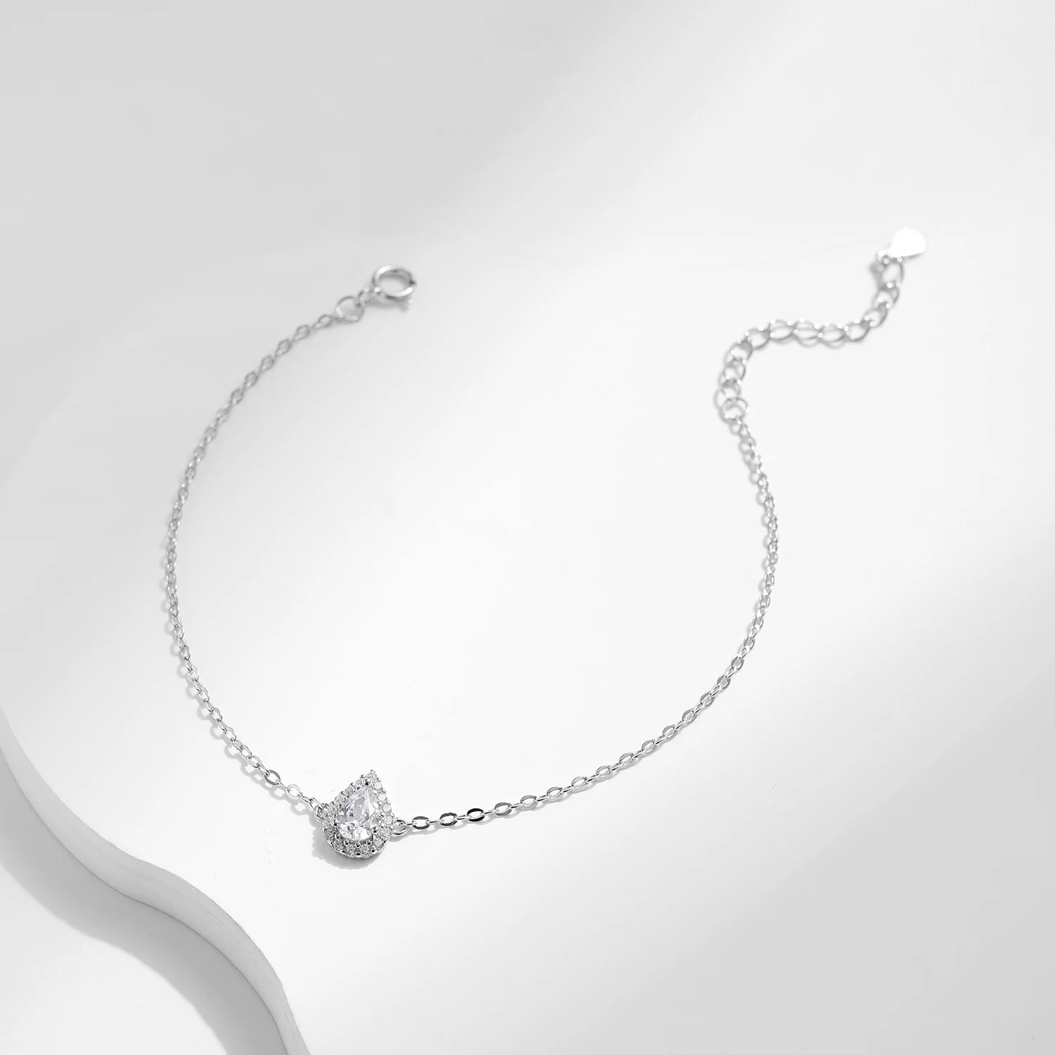 Pulseras de Mujer, Pulseras de Oro para Mujer, Pulseras de Plata para Mujer, Pulseras Elegantes Mujer, Pulseras Finas para Mujer, Pulseras de Moda Mujer, Pulseras con Dijes, Pulseras de Piedras Naturales, Pulseras Personalizadas Mujer, Pulseras de Acero Inoxidable Mujer