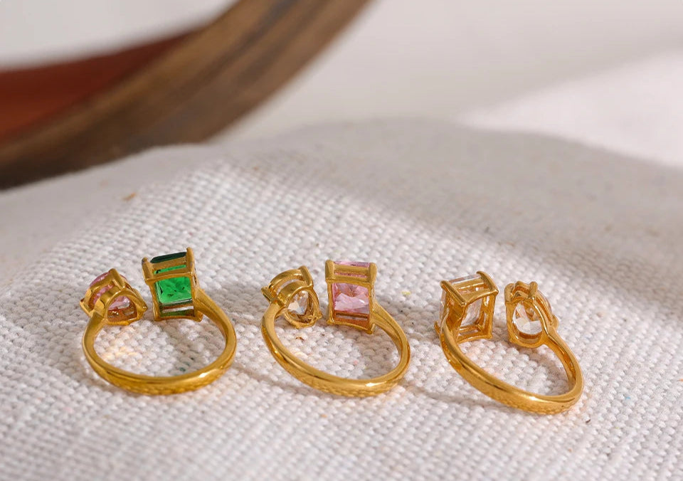 Anillo Minimalista con Zirconia
