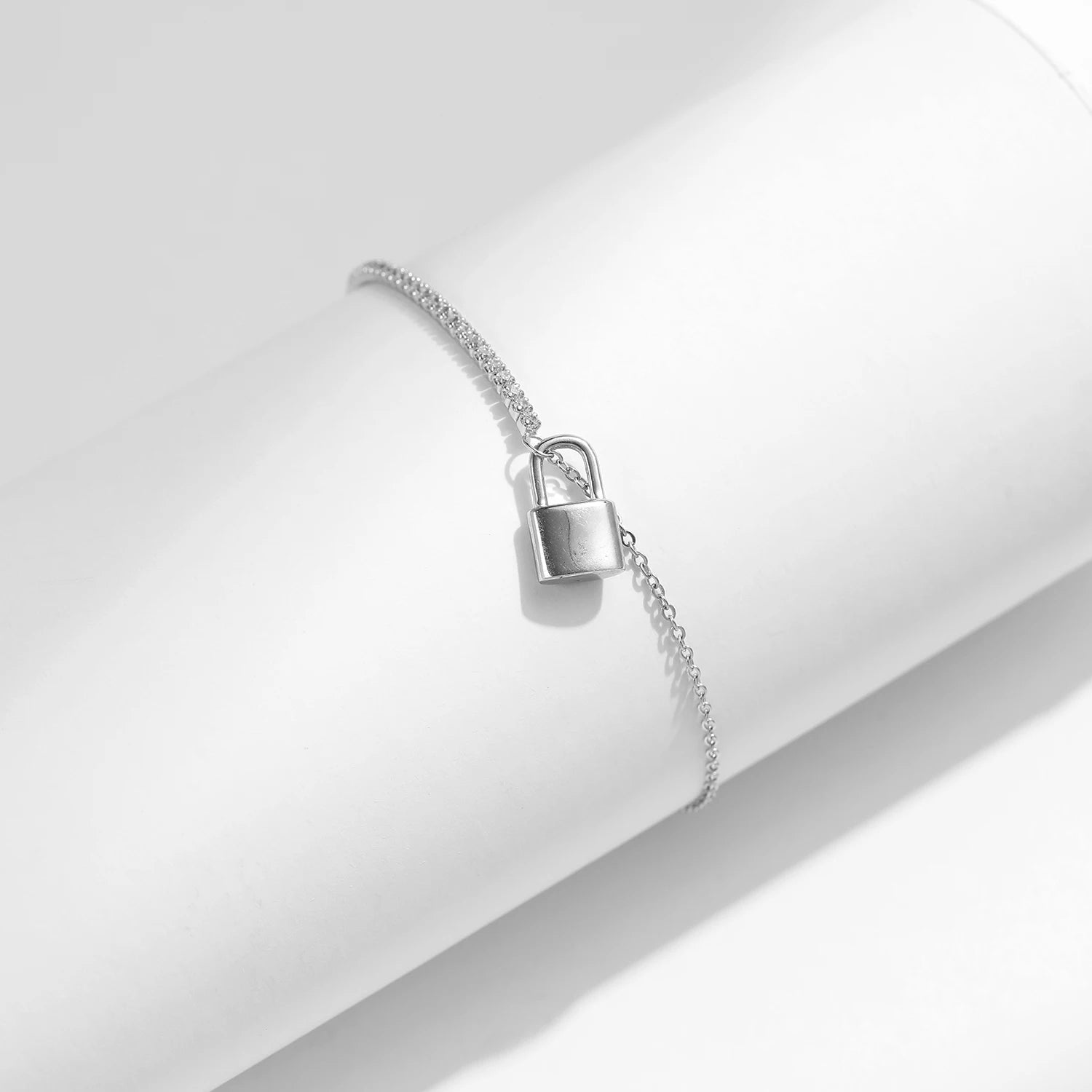 Pulseras de Mujer, Pulseras de Oro para Mujer, Pulseras de Plata para Mujer, Pulseras Elegantes Mujer, Pulseras Finas para Mujer, Pulseras de Moda Mujer, Pulseras con Dijes, Pulseras de Piedras Naturales, Pulseras Personalizadas Mujer, Pulseras de Acero Inoxidable Mujer