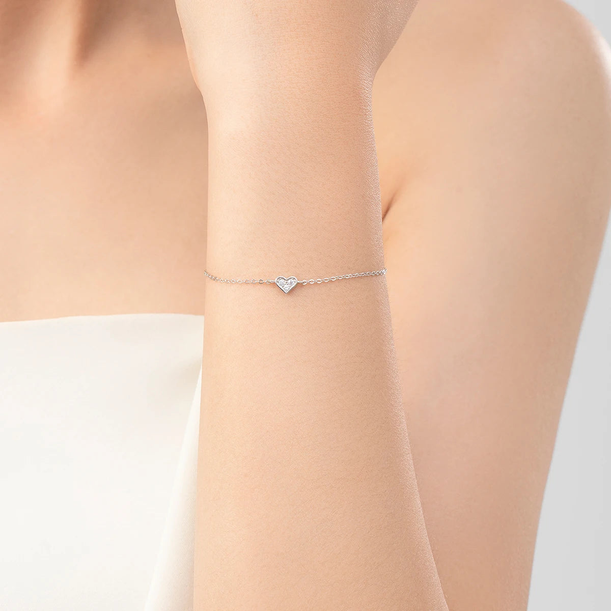 Pulseras de Mujer, Pulseras de Oro para Mujer, Pulseras de Plata para Mujer, Pulseras Elegantes Mujer, Pulseras Finas para Mujer, Pulseras de Moda Mujer, Pulseras con Dijes, Pulseras de Piedras Naturales, Pulseras Personalizadas Mujer, Pulseras de Acero Inoxidable Mujer