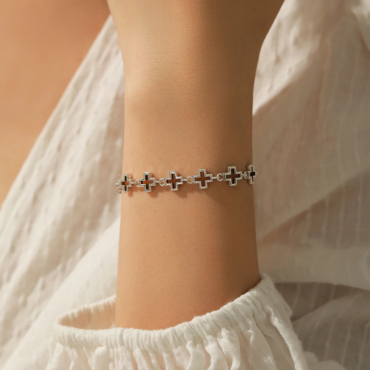 Pulseras de Mujer, Pulseras de Oro para Mujer, Pulseras de Plata para Mujer, Pulseras Elegantes Mujer, Pulseras Finas para Mujer, Pulseras de Moda Mujer, Pulseras con Dijes, Pulseras de Piedras Naturales, Pulseras Personalizadas Mujer, Pulseras de Acero Inoxidable Mujer
