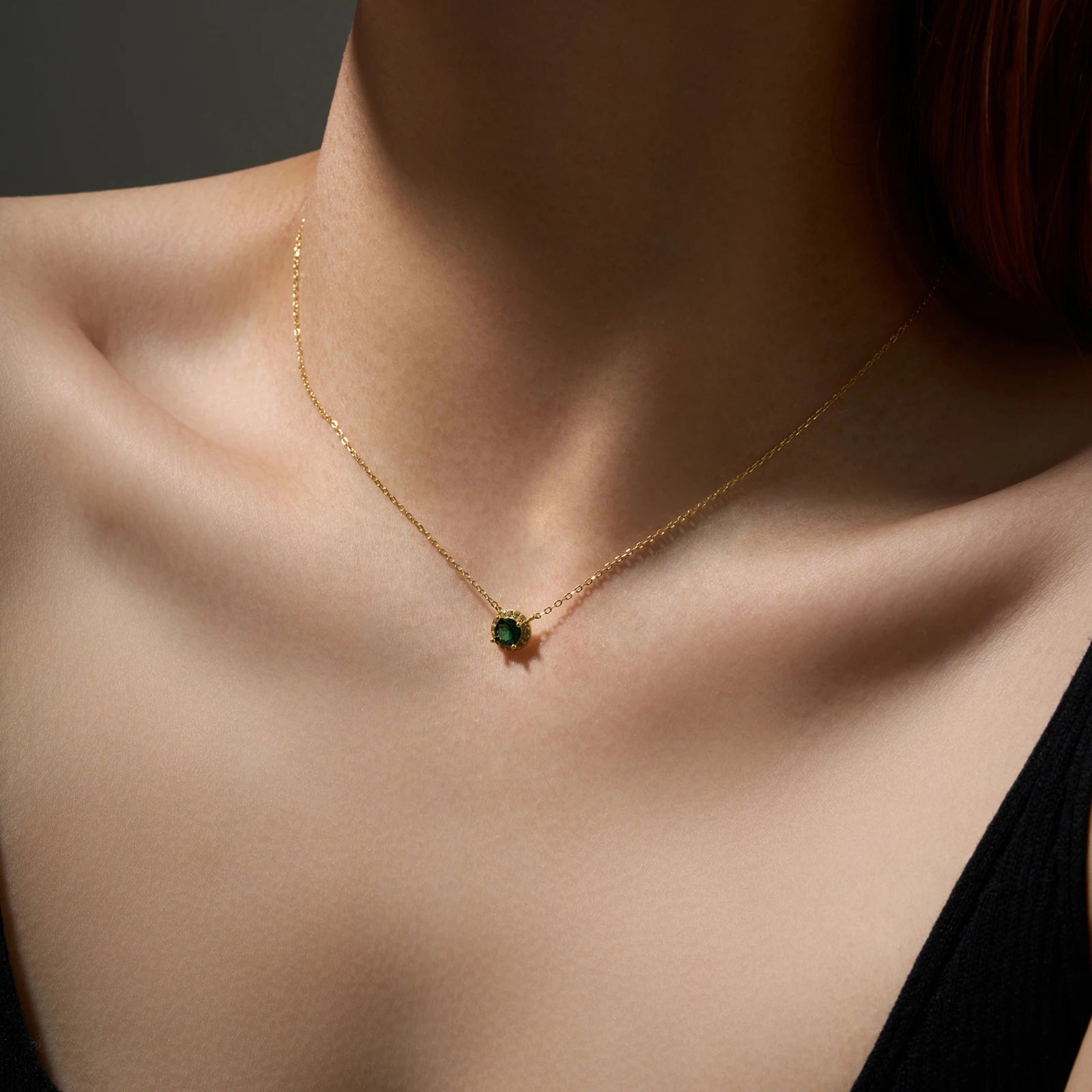 Collar de Lujo con Colgante Verde Esmeralda