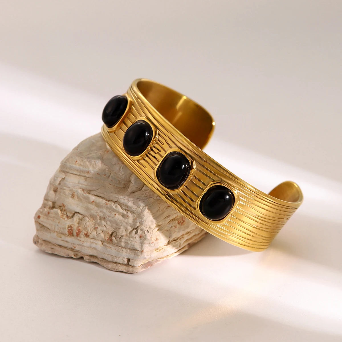 Pulseras de Mujer, Pulseras de Oro para Mujer, Pulseras de Plata para Mujer, Pulseras Elegantes Mujer, Pulseras Finas para Mujer, Pulseras de Moda Mujer, Pulseras con Dijes, Pulseras de Piedras Naturales, Pulseras Personalizadas Mujer, Pulseras de Acero Inoxidable Mujer