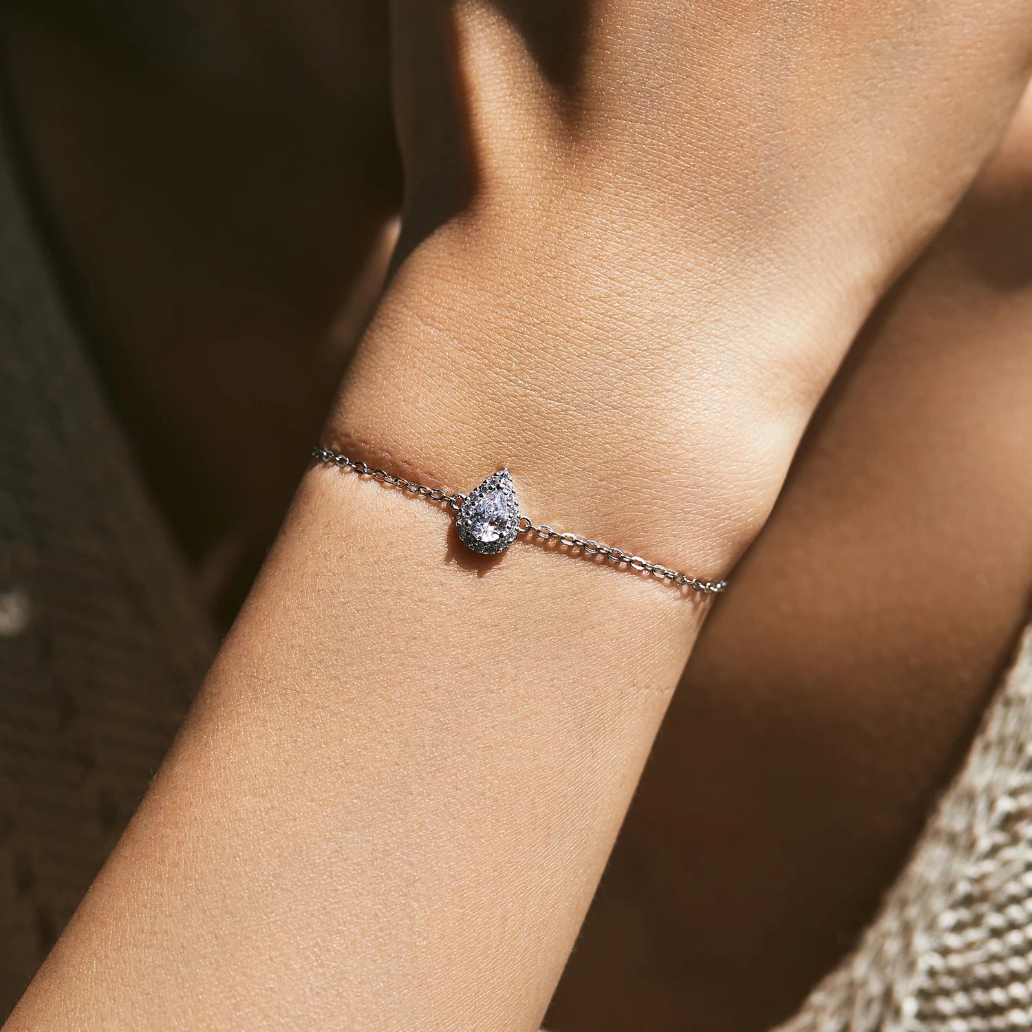 Pulseras de Mujer, Pulseras de Oro para Mujer, Pulseras de Plata para Mujer, Pulseras Elegantes Mujer, Pulseras Finas para Mujer, Pulseras de Moda Mujer, Pulseras con Dijes, Pulseras de Piedras Naturales, Pulseras Personalizadas Mujer, Pulseras de Acero Inoxidable Mujer
