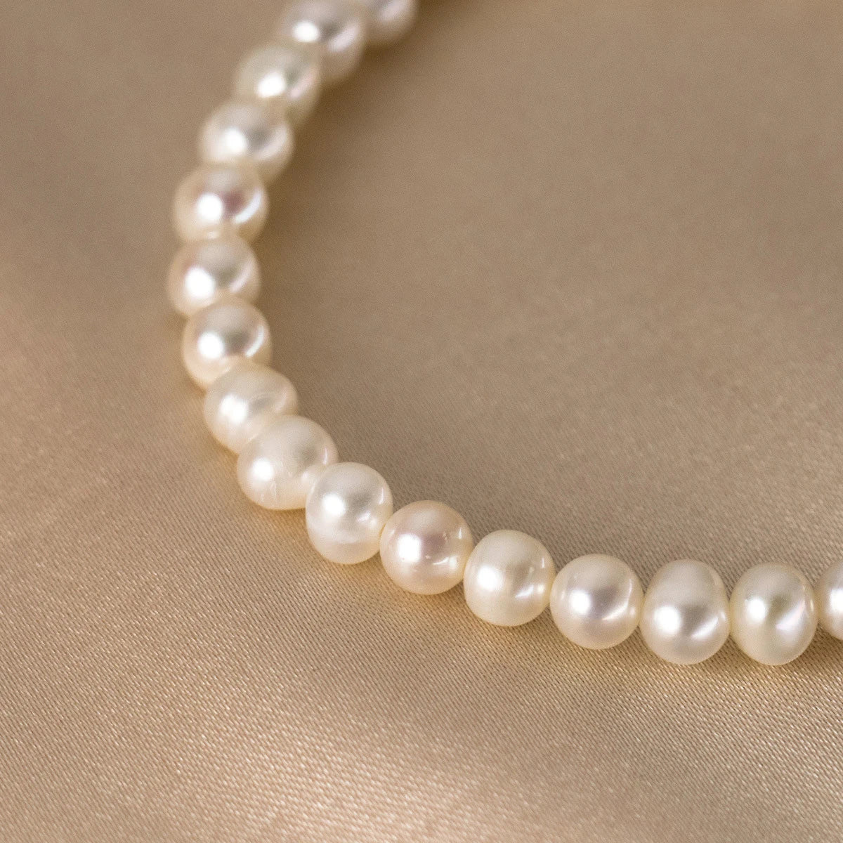 Pulsera Elegante de Perlas Irregulares